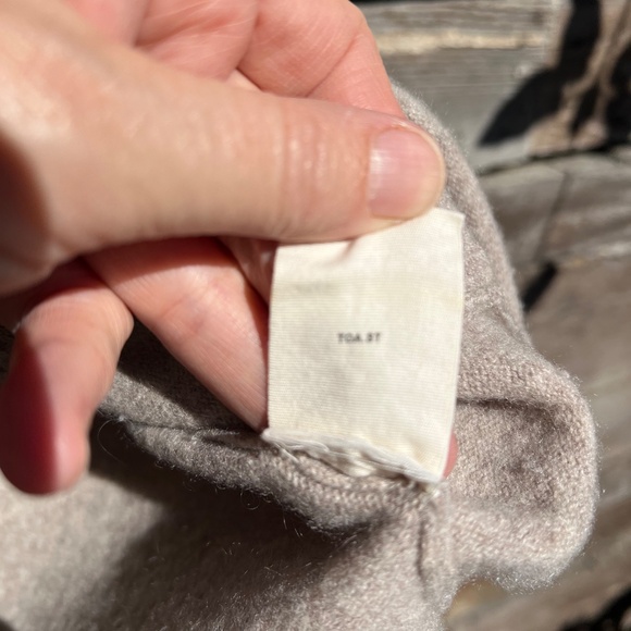 Toast - Oatmeal Cashmere blend cardigan w/pockets - Size S - Picture 9 of 9